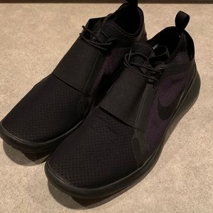 nike current slip on black